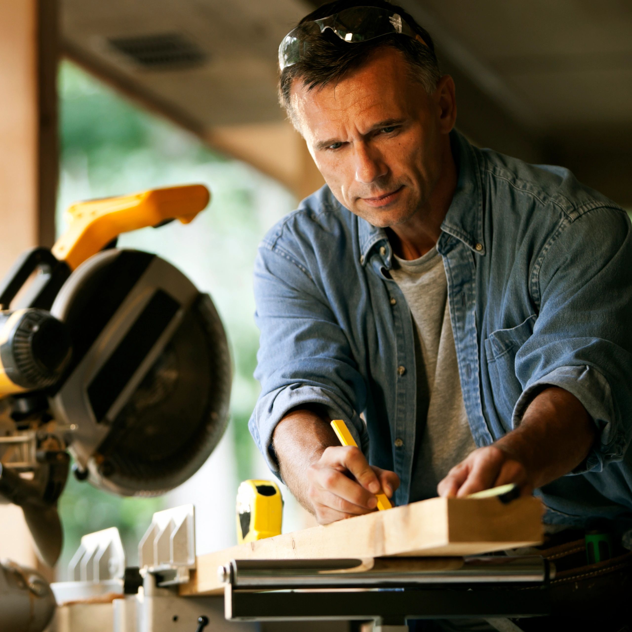 Home renovation specialist at work